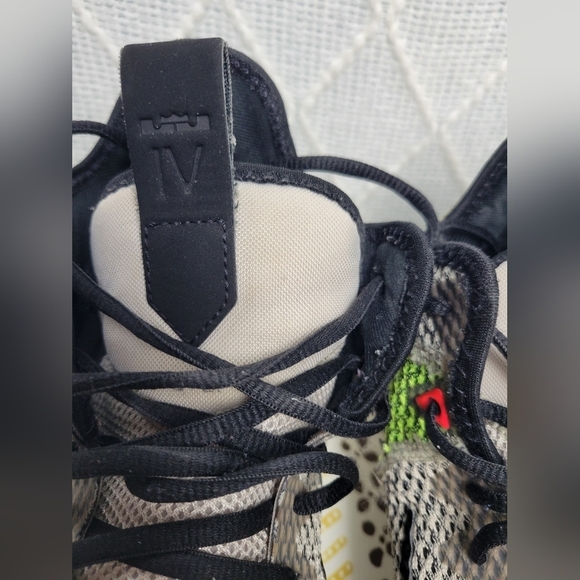 Nike LeBron Witness IV Basketball Shoes‎ String Bla - Picture 12 of 16